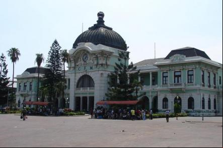 Estacão Ferroviaria de Maputo (Foto: Maurits Marjol )